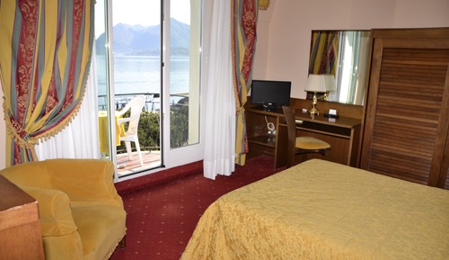 Double Room, Lake View (Front)