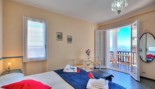 Family Apartment, 1 Bedroom, Balcony, Mountainside (Nicoletta's Lake View with Balcony in)