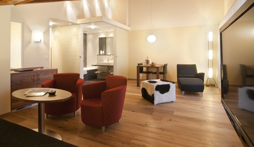 Suite, Balcony