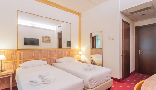 Comfort Twin Room
