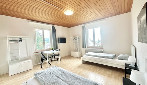 Zweibettzimmer mit Allgemeinbad