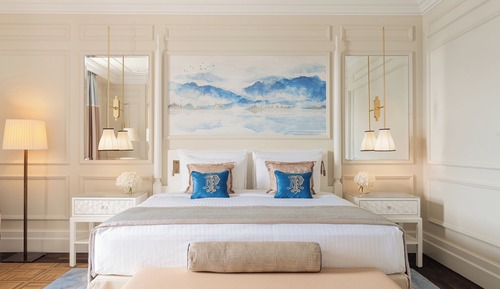 Deluxe Room, 1 King Bed, Lake View