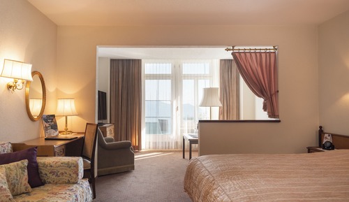 Junior Twin Room, Balcony, Lake View