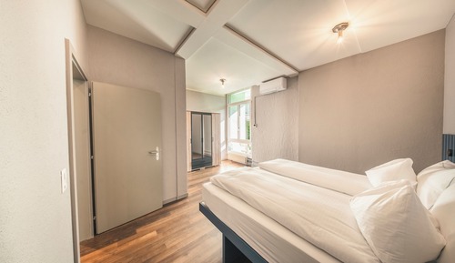 Flow Suite Family Room E20