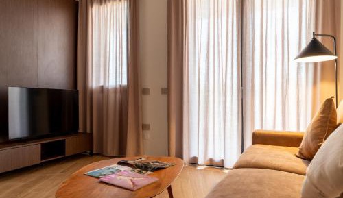 Deluxe One-Bedroom Apartment with City View