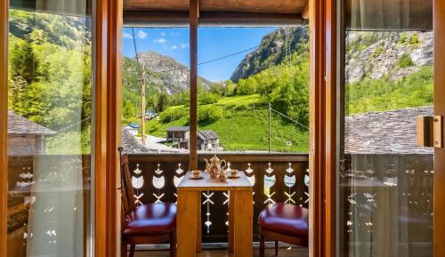Apartment with Balcony