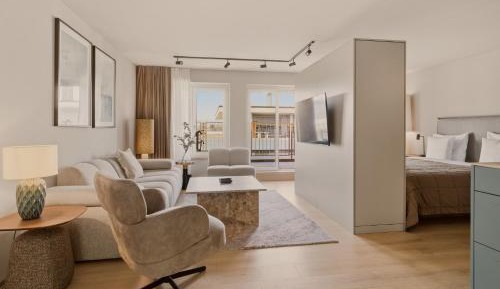 Penthouse Studio