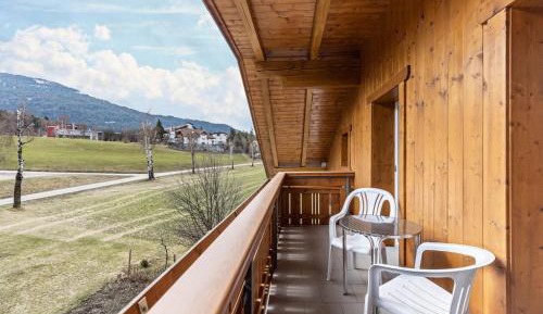 Two-Bedroom Deluxe Apartment with Garden View