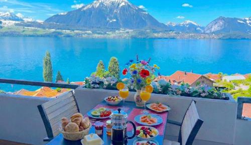 Apartment with Lake View