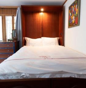 Quadruple Room with Private Bathroom