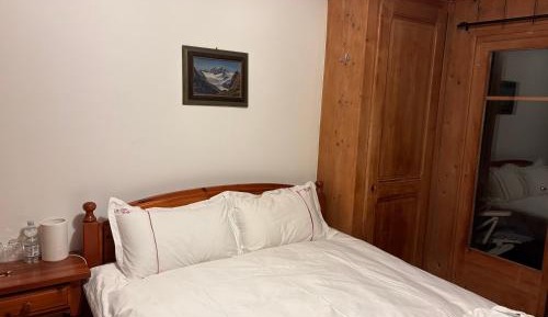 Standard Double Room with Shared Bathroom