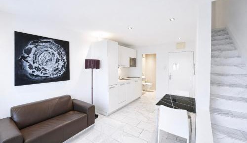 Senior Duplex Apartment with Kitchenette