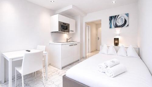 Mini Two Bedroom Apartment with external Bathroom and Kitchenette
