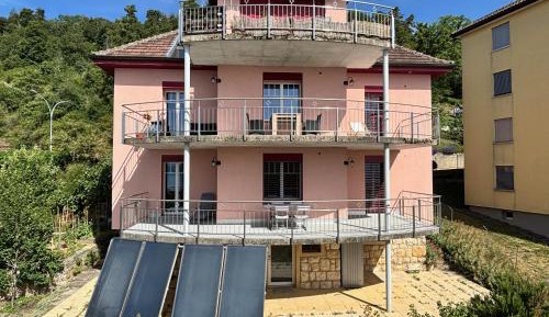 Two-Bedroom Apartment with Lake View