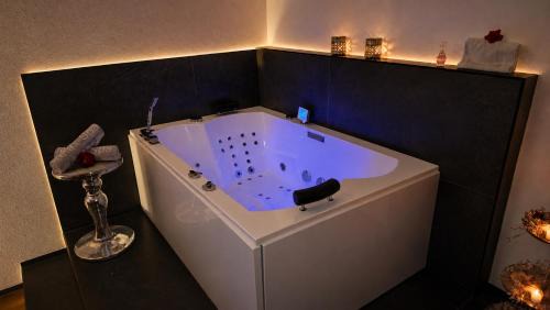 King Suite with Spa Bath