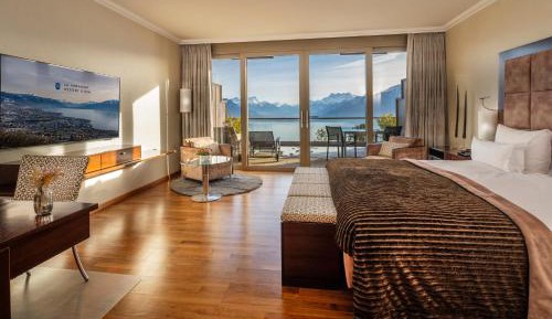 Junior Suite with Terrace and Lake View