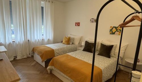 Deluxe Room (2 Adults + 1 Child)