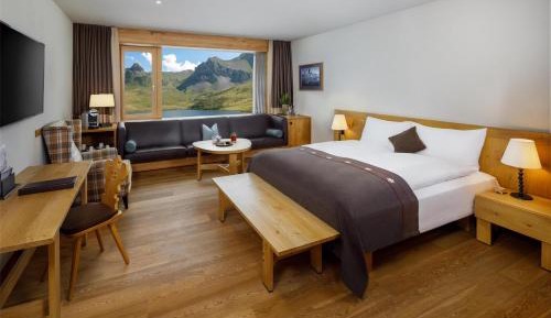 Lake View Room