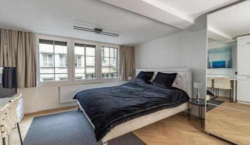 One-Bedroom Apartment with City View
