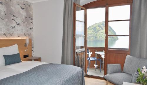 Double Room with Balcony and Lake View