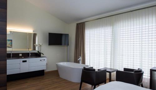 Junior Suite with Balcony