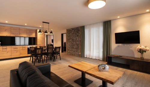 Deluxe Family Room