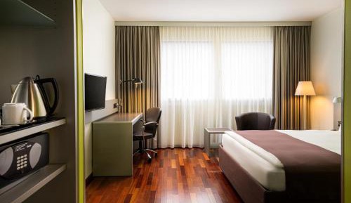 Standard Queen Room - Accessible