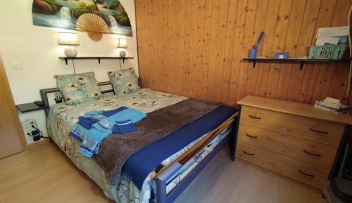Standard Double Room with Shared Bathroom