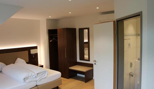 Twin Room with Private Bathroom