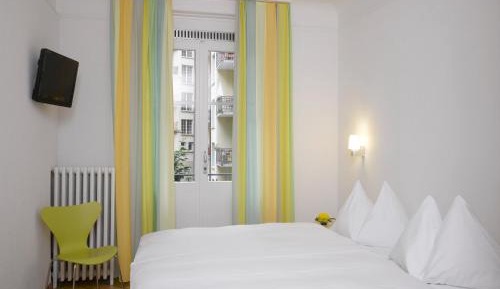 Standard Double Room with Shared Bathroom