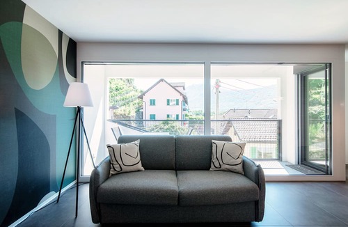 Riazzino Apartment | LiOm Apartment