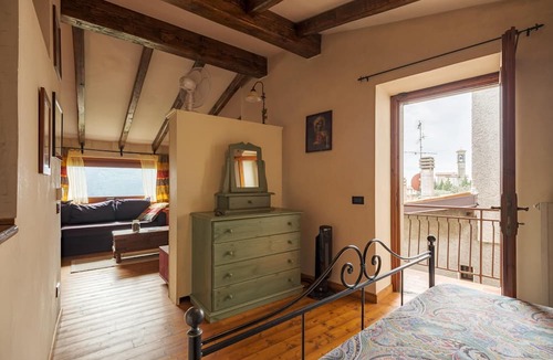 Adrara San Martino Apartment | Casa del Picchio in Adrara San Martino