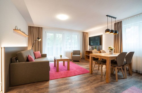 Zermatt Hotel | Patricia self-check-in Apartments & Spa Access at Alpen Resort