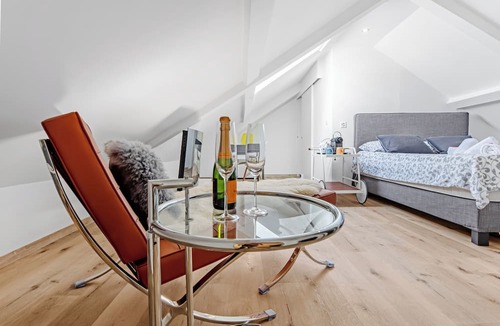 Meilen District Bed & Breakfast | HouseofHarmony
