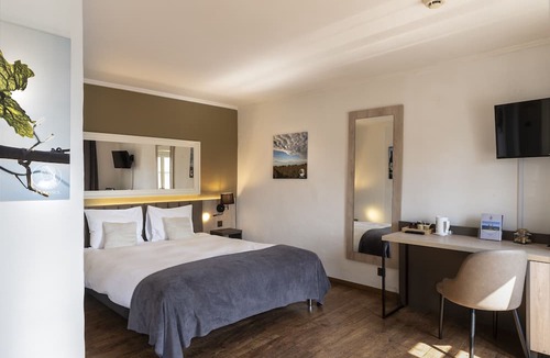 Rolle Hotel | L'HÔTEL by Hostellerie du Château