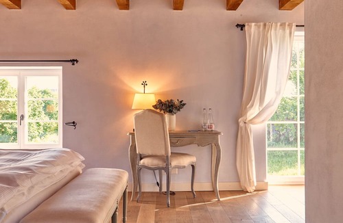 Salavaux Hotel | Chateau Salavaux