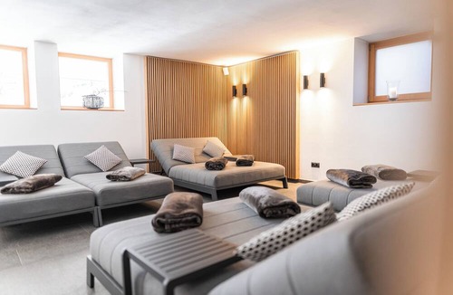Burgusio Hotel | Maraias Luxury Suites & Apartments