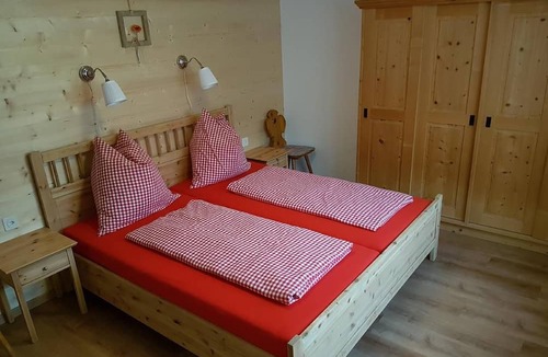 Kublis Ski Chalet | Holiday home Stutz house part right