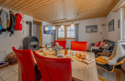 Axalp Ski Chalet | Chalet "Im Obhegli" with a view