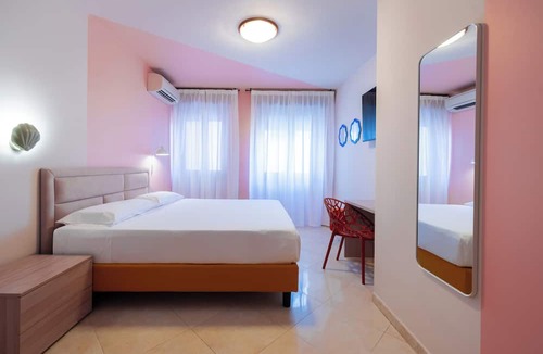 Lazise Old Town Hotel | La Vista Postcard Hotel