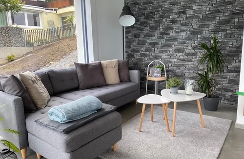 Krattigen Apartment | Cosy and modern flat with panoramic views