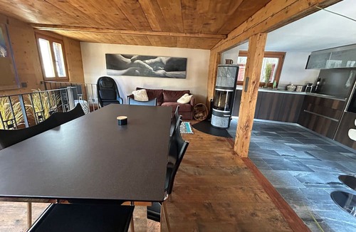 Saint-Luc Apartment | Chalet cosy rénové et charmant