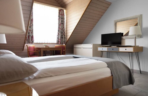 Ipsach Apartment | Hotel Schlössli Garni - Free Parking