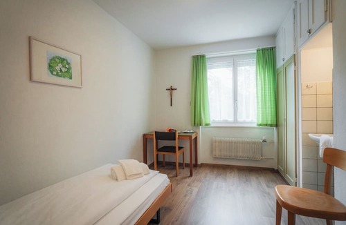 Brig Apartment | B&B Haus Schönstatt - Self-Check-In