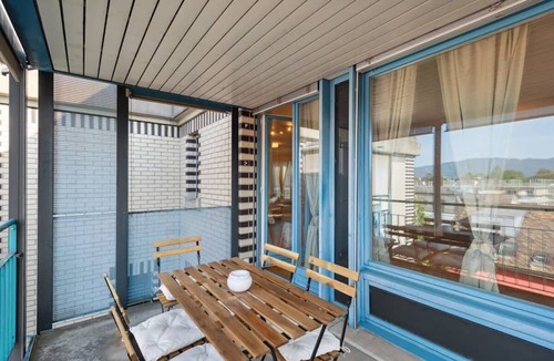 Hottingen Apartment | Zurich City Life: Your Apartment Awaits!
