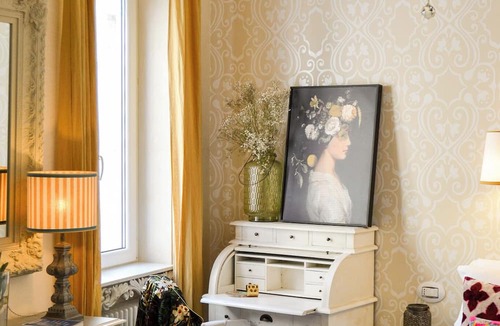 Borgo Trento Apartment | La Dolce Vita Boutique Apartment Elegant Balcony Ponte Pietra