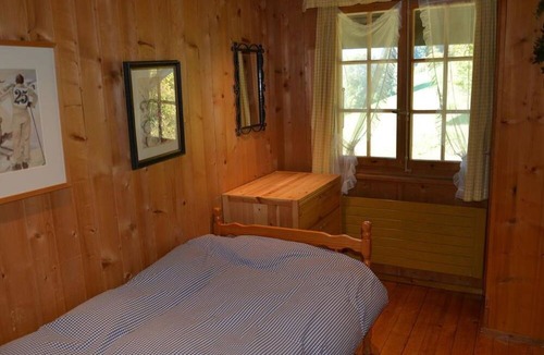Saanenmoeser Apartment | Nice apartment for 9 people with WIFI, TV, balcony and pets allowed