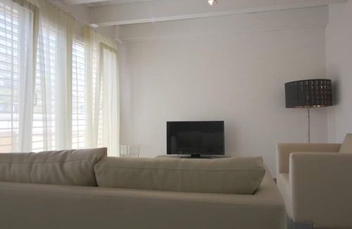 Seebach Apartment | Swiss Star District 11