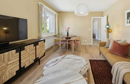Oerlikon Apartment | Chic 2BR in Oerlikon - Near Zurich City (203-16)
