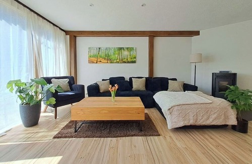 Villarepos Apartment | Apartment with big garden, two firepits and 5 minutes from the lake